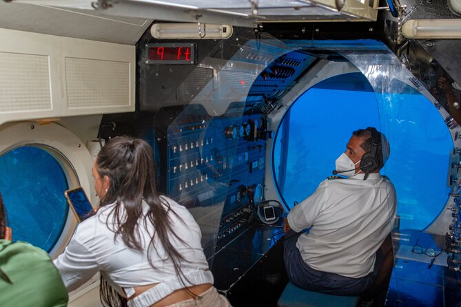Aruba Atlantis Submarine Tour - The Barcadera Reef portion: portholes, shipwrecks, and real underwater structure