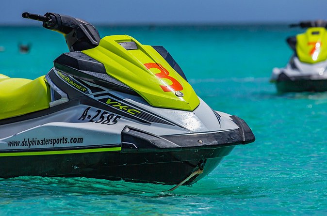 Aruba Jet Ski Waverunner Rental - Staff Service: Helpful Crew vs Mixed Attitudes