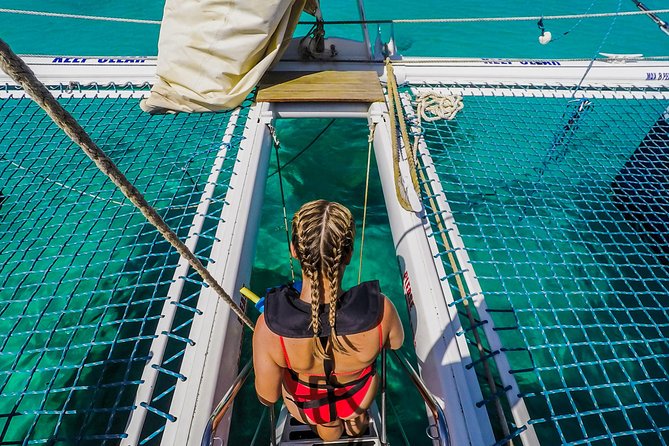 Aruba Morning Snorkel Sail aboard Palm Pleasure Catamaran - Onboard vibe: lunch, open bar, and the crew energy