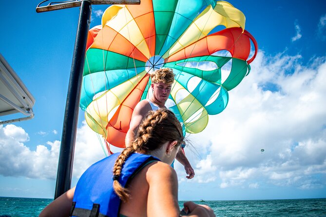 Aruba Parasailing Experience from Noord - The 12-minute flight: what it feels like up there
