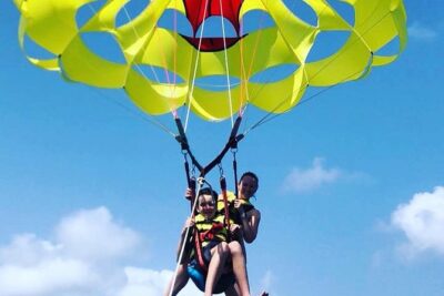 Aruba Parasailing with Unparalleled Views - The Crew Setup: Singles, Tandems, and Triples (and Why It’s Not Random)