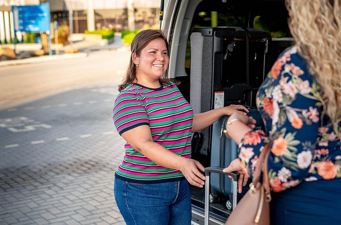Aruba Private Airport Transfer: Personalized Arrival - Drivers Who Know Aruba Well Enough to Help