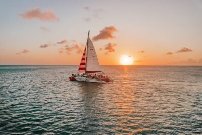 Aruba Sunset Sail with Appetizers and Open Bar - On the water: the real flow of the evening