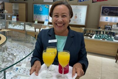 Diamond Shopping Experience with Champagne - The Diamond Buying Process: What You Should Pay Attention To