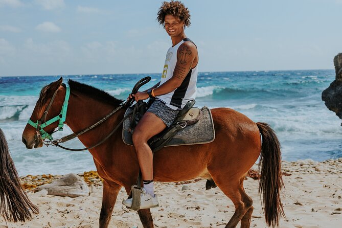 Horseback Riding and Natural Pool Adventure in Aruba - The Wariruri-to-Arikok switch: moving from horses to a Landrover Defender