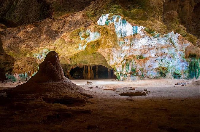Jeep Tour Arikok National Park and Snorkeling at Baby Beach - Dos Playa and the cave circuit: Fontein and Quadirikiri