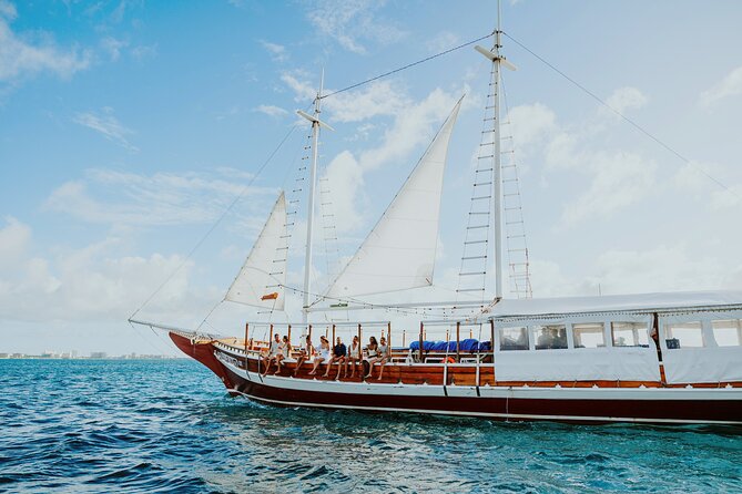 Luxury Four-Course Caribbean Dinner Cruise Experience - Pelican Pier Meeting Point and What the Start Feels Like