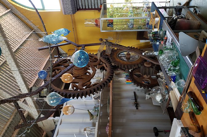 Made in Aruba Sightseeing Tour - Stop 4: Studio Murano Art & Restaurant and Giuliani’s glassblowing demo