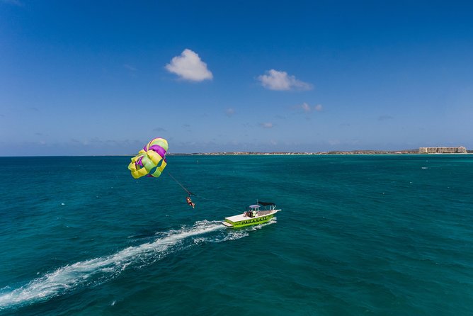 Parasailing in Palm Beach - First flight jitters, then instant calm over Palm Beach