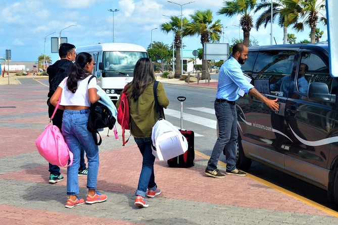 Private roundtrip Airport Transfers in Aruba - Vehicles, luggage rules, and the details that make or break the experience