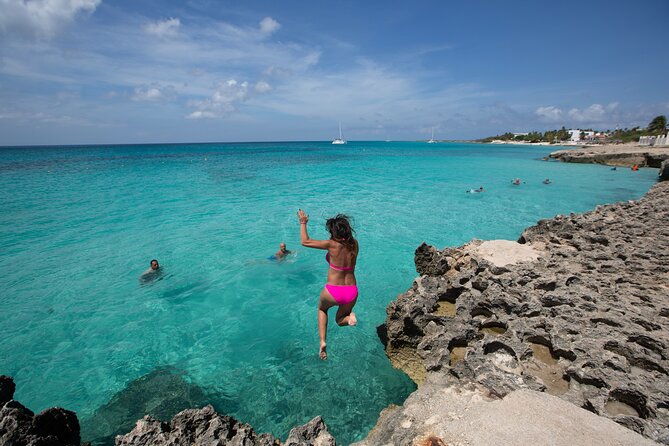 Wild Side UTV Tour: Explore the Northern treasure - Blackstone Beach: black rocks, twin bridges, and a different Aruba vibe
